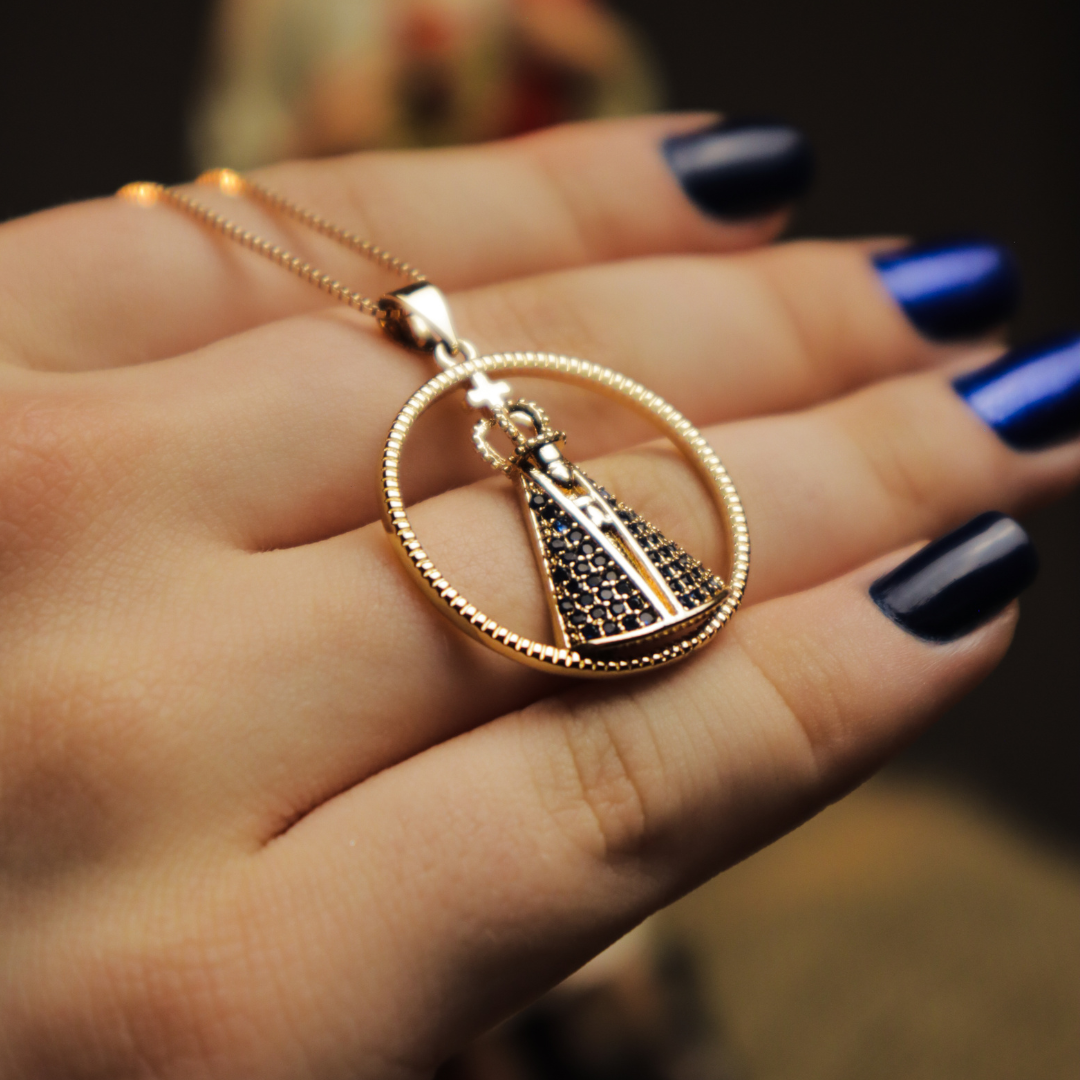 Colar Nossa Senhora Aparecida com Arco Dourado
