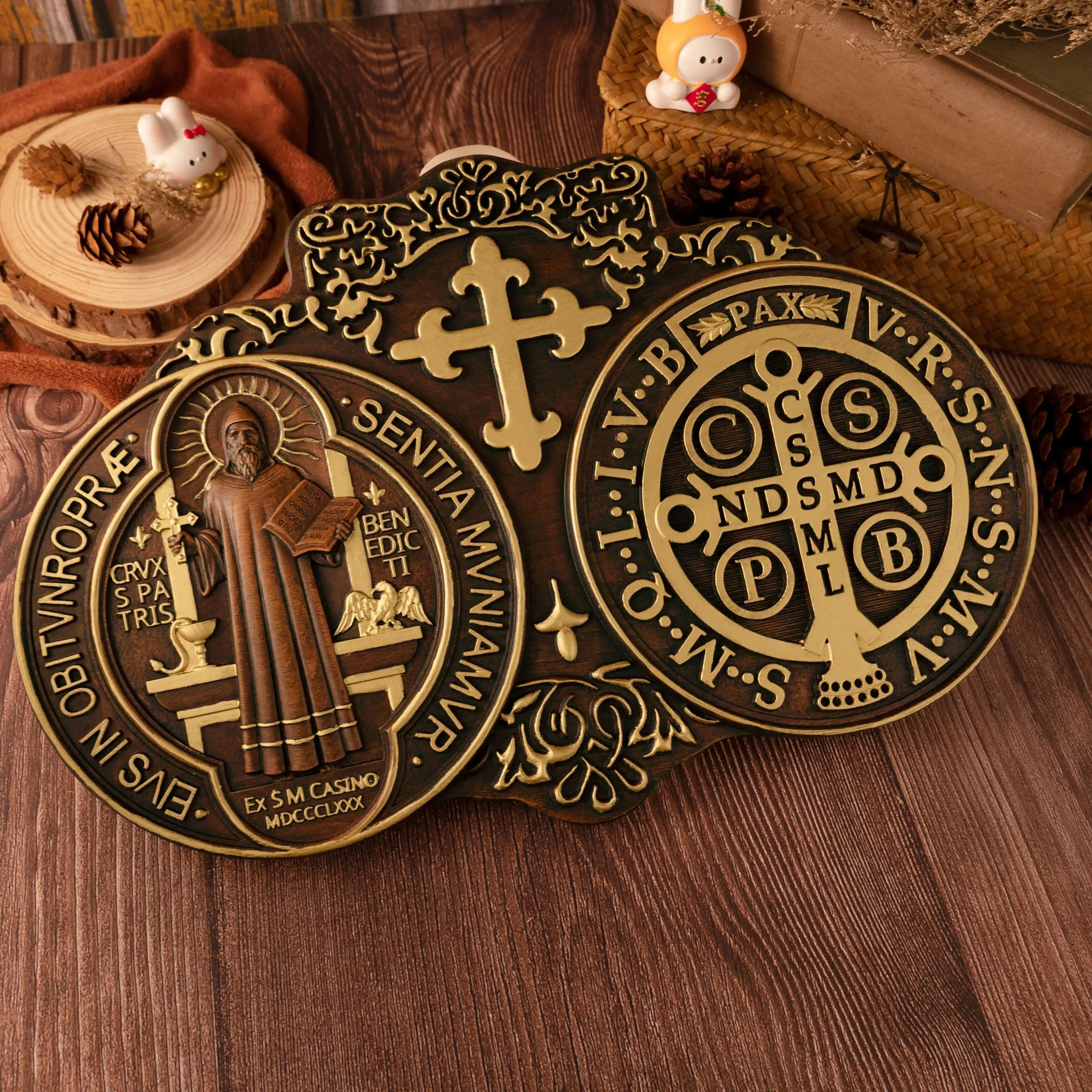 Medalha de Exorcismo de São Bento em Madeira