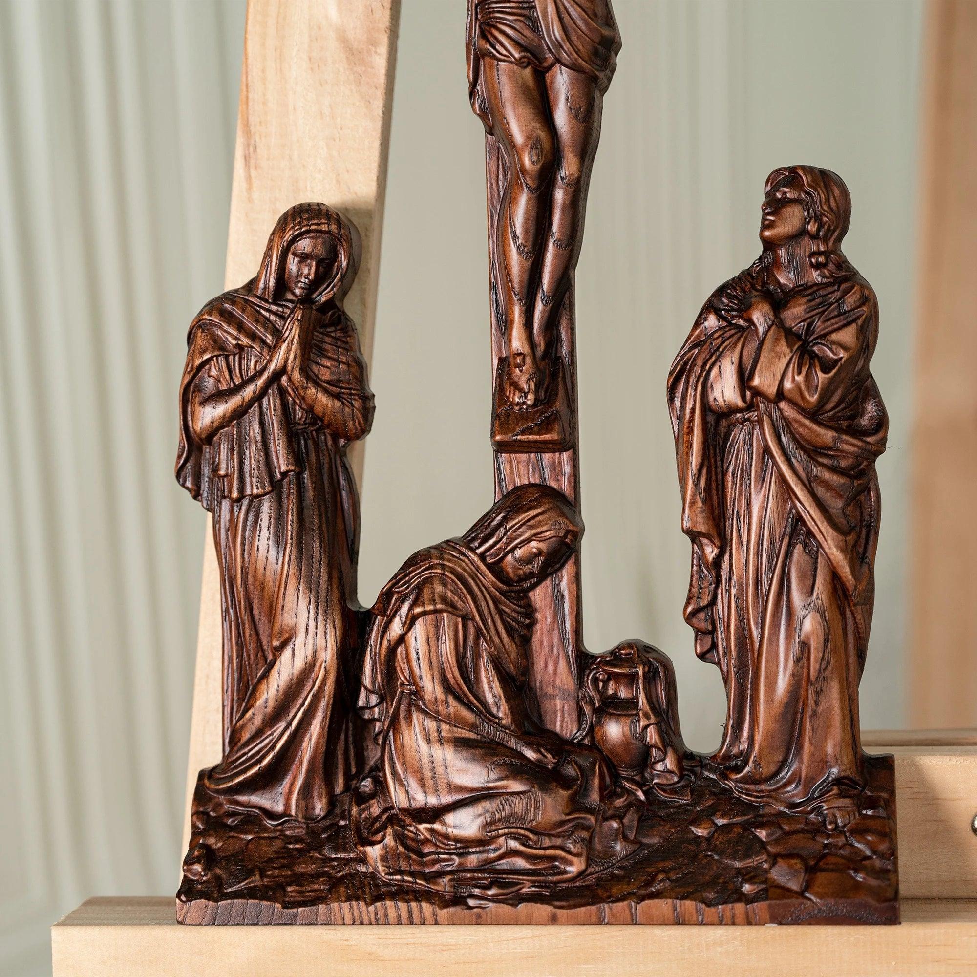 Crucificação de Jesus Cristo em Madeira Esculpida